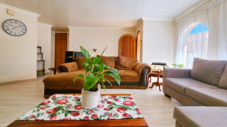 2 Bedroom Property for Sale in Heuwelsig Free State